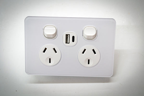 HEM Double Horizontal Power Point 10A USB+C
